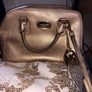 Gold MICHAEL KORS purse !